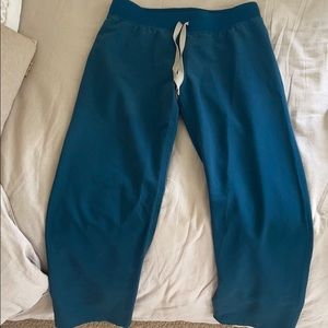 FIGS Caribbean Blue Livingston